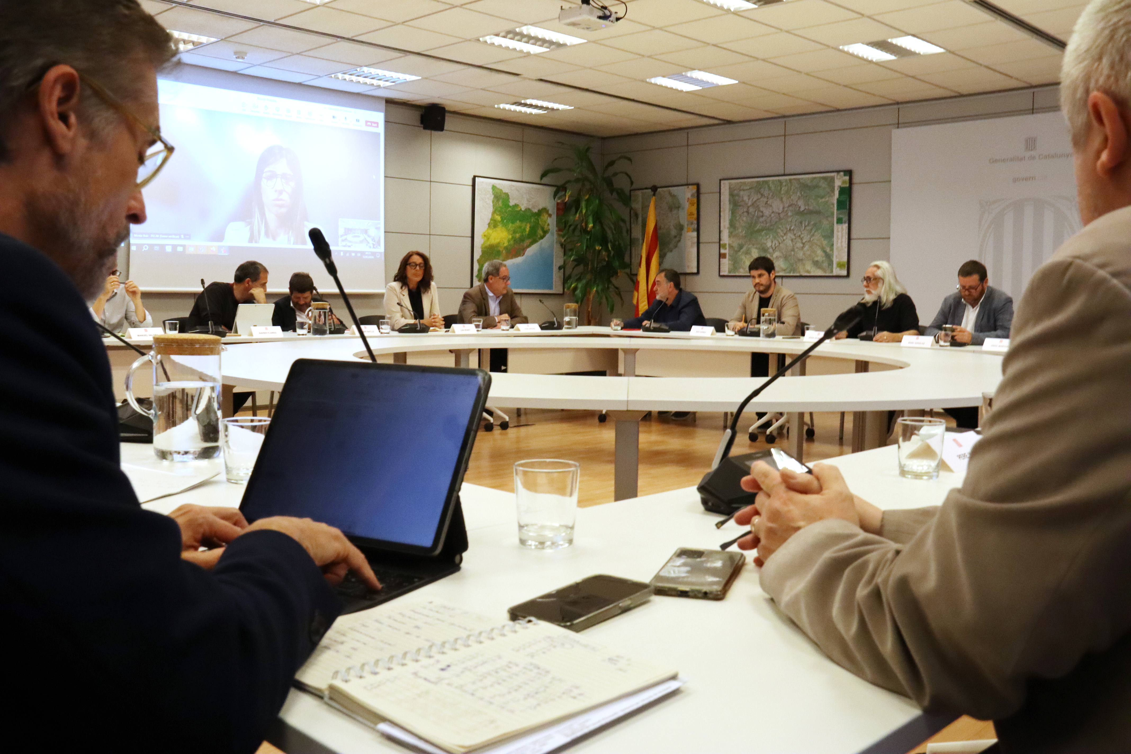 En marxa la reunió d'urgència entre el Govern, l'Ajuntament de Barcelona, Adif i Renfe pel caos a Rodalies