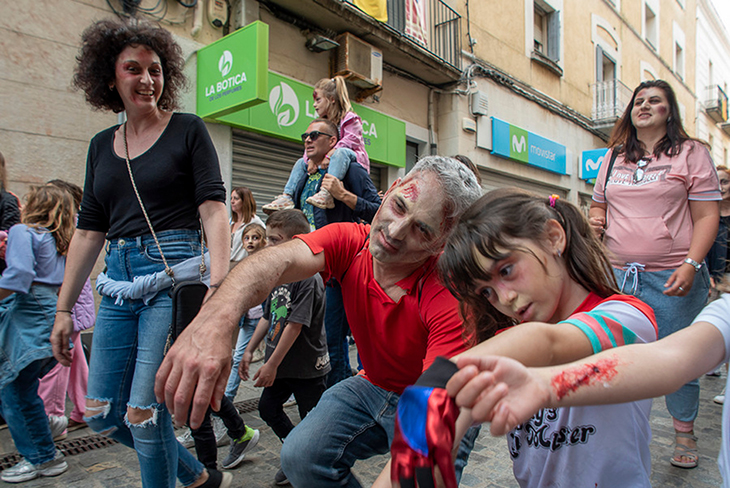 Blanes omple els carrers amb un exèrcit de zombies pel Festival Internacional de Cinema