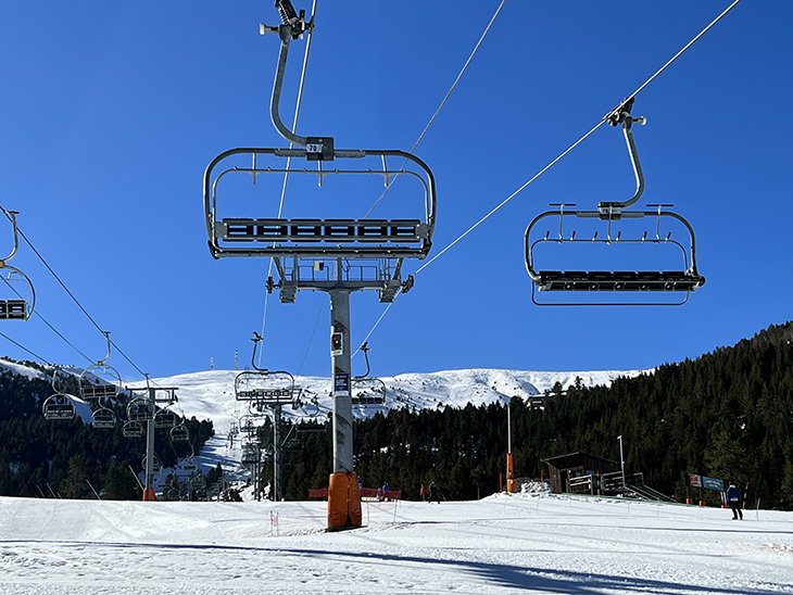 Uns 2.600 alumnes de totes les escoles del Pirineu practiquen esquí a través del programa Esport Blanc Escolar