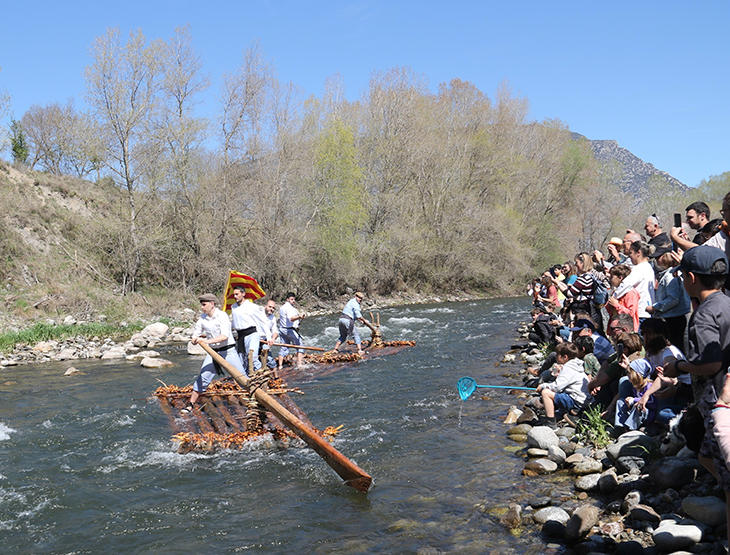 Coll de Nargó viu la primera baixada de raiers de la temporada, la primera com a Patrimoni Immaterial de la Humanitat