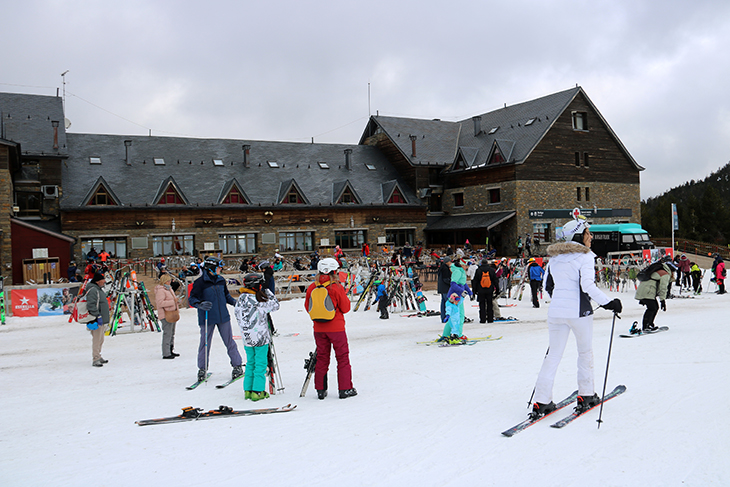 El Pirineu de Lleida tanca el pont de la Puríssima amb una ocupació mitjana del 60% i la neu com a principal atractiu