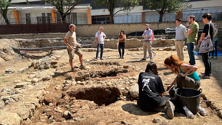 Localitzen al jaciment de Les Monges una de les torres de la muralla de la Seu d'Urgell datada entre els segles XV i XVI