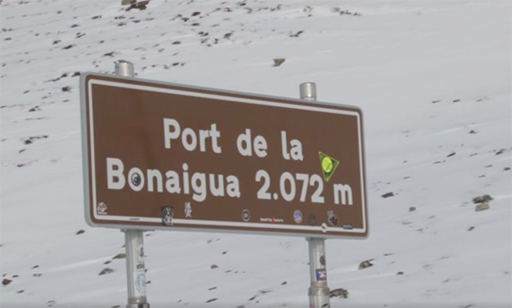 La neu tenyeix de blanc les estacions d'esquí del Pirineu