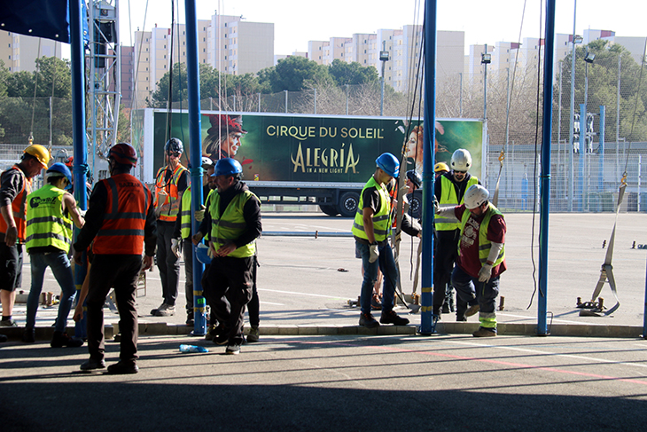 El Cirque du Soleil aixeca la seva gran carpa a l’Hospitalet per reinterpretar ‘Alegría’, el seu espectacle més icònic