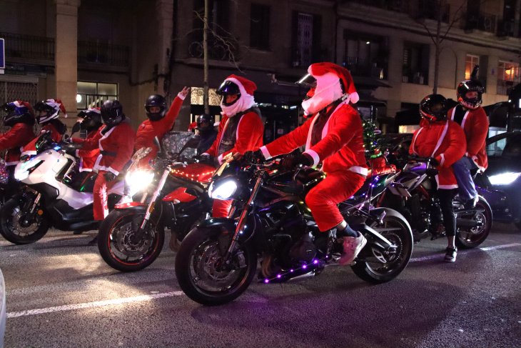 Entitats i veïns tallen la Gran Via de Barcelona per protestar contra la ‘Papanoelada Motera’