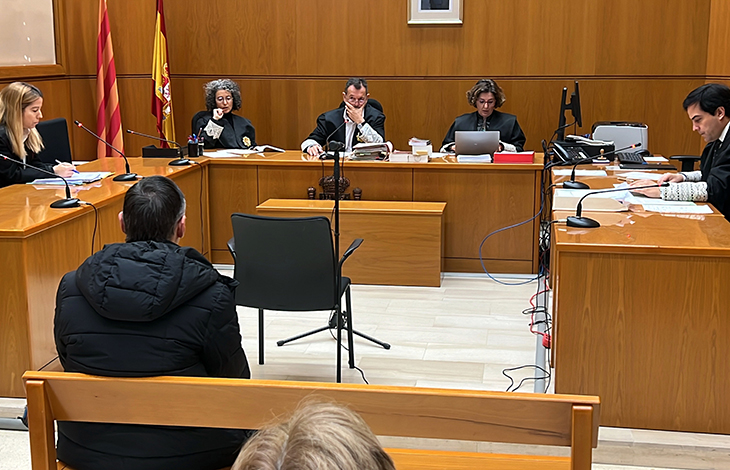 Un excasteller de Barcelona admet haver abusat sexualment de nou nenes mentre els feia massatges