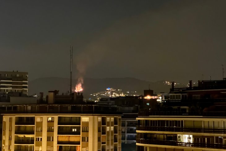 La nit de Sant Joan a Barcelona es tanca amb 33 detinguts i 330 serveis dels Bombers