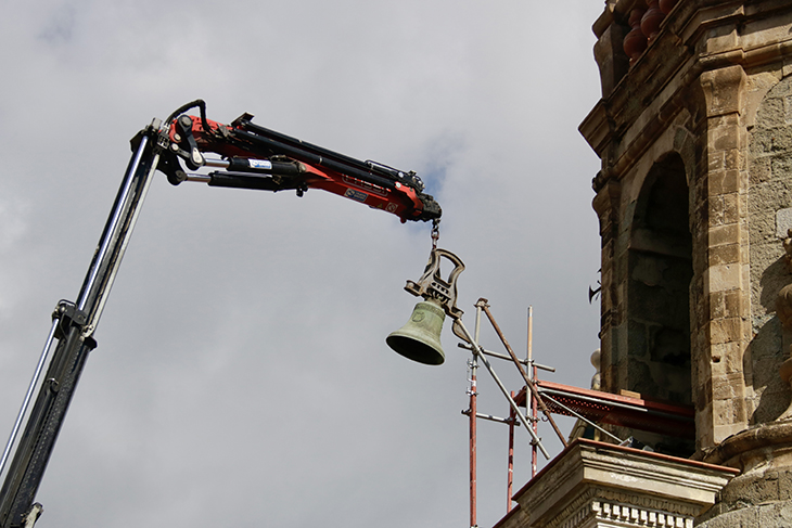 Mataró despenja les campanes de Santa Maria per restaurar-les i recuperar el toc tradicional