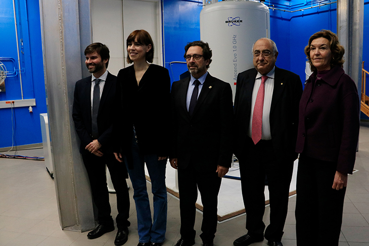 La UB alberga un aparell de ressonància magnètica nuclear únic a Europa per trobar dianes terapèutiques i fàrmacs