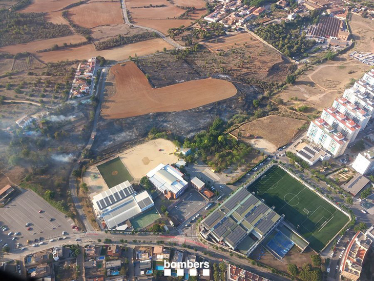 Estabilitzat l'incendi de vegetació forestal a Sant Boi de Llobregat