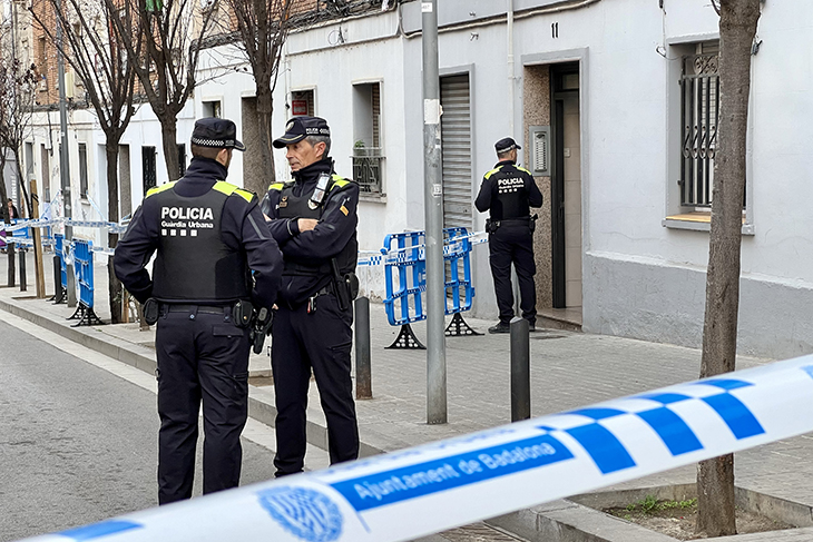Badalona contracta d'urgència la inspecció dels blocs de l'illa del carrer Canigó