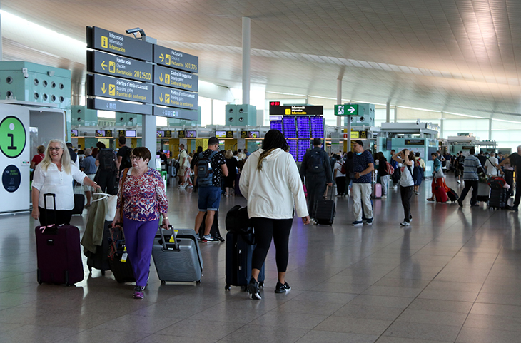 L'aeroport de Barcelona amplia la seva oferta comercial amb 12 noves botigues i restaurants