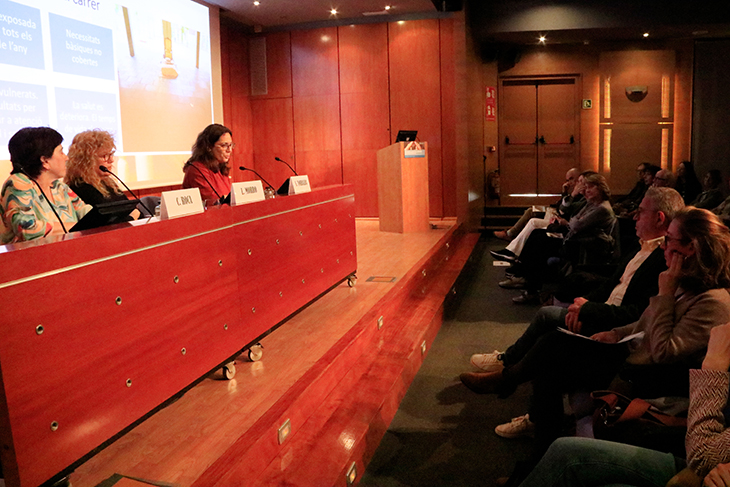 El Col·legi de Metges proposa que les persones sense llar es puguin visitar a qualsevol CAP i formació contra l'estigma