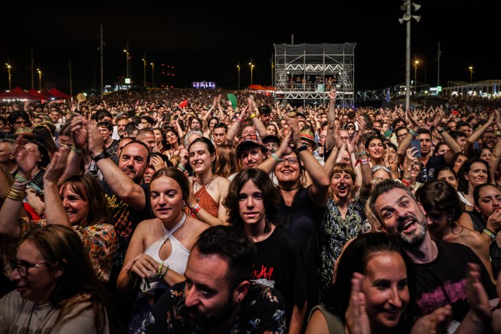 La nostàlgia s'apodera del Cruïlla de la mà d'Avril Lavigne amb un concert que aplega a milers de fans