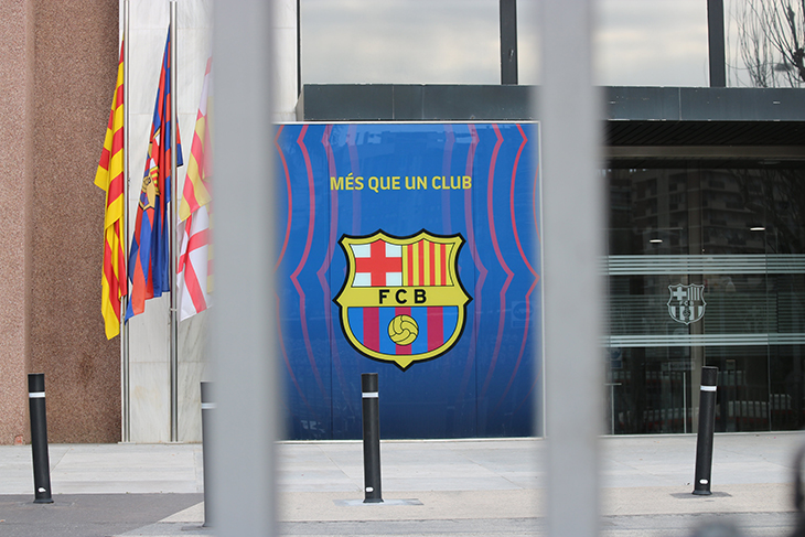 Un jutjat de Barcelona comença a investigar el Barça, Rosell, Bartomeu i Negreira per corrupció arbitral