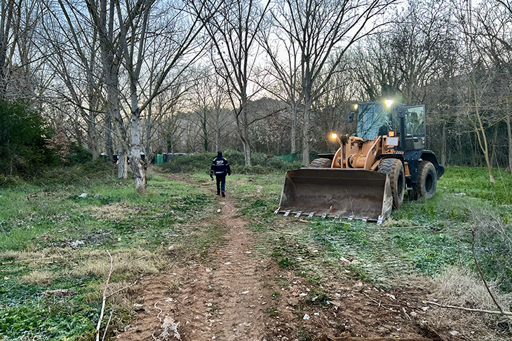 En marxa un dispositiu per eliminar un nou conjunt de barraques al voltant del riu Besòs a Montcada i Reixac