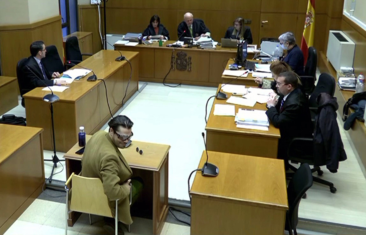 L''estafador de l'amor' accepta dos anys i tres mesos de presó per quedar-se 68.000 euros de cinc dones