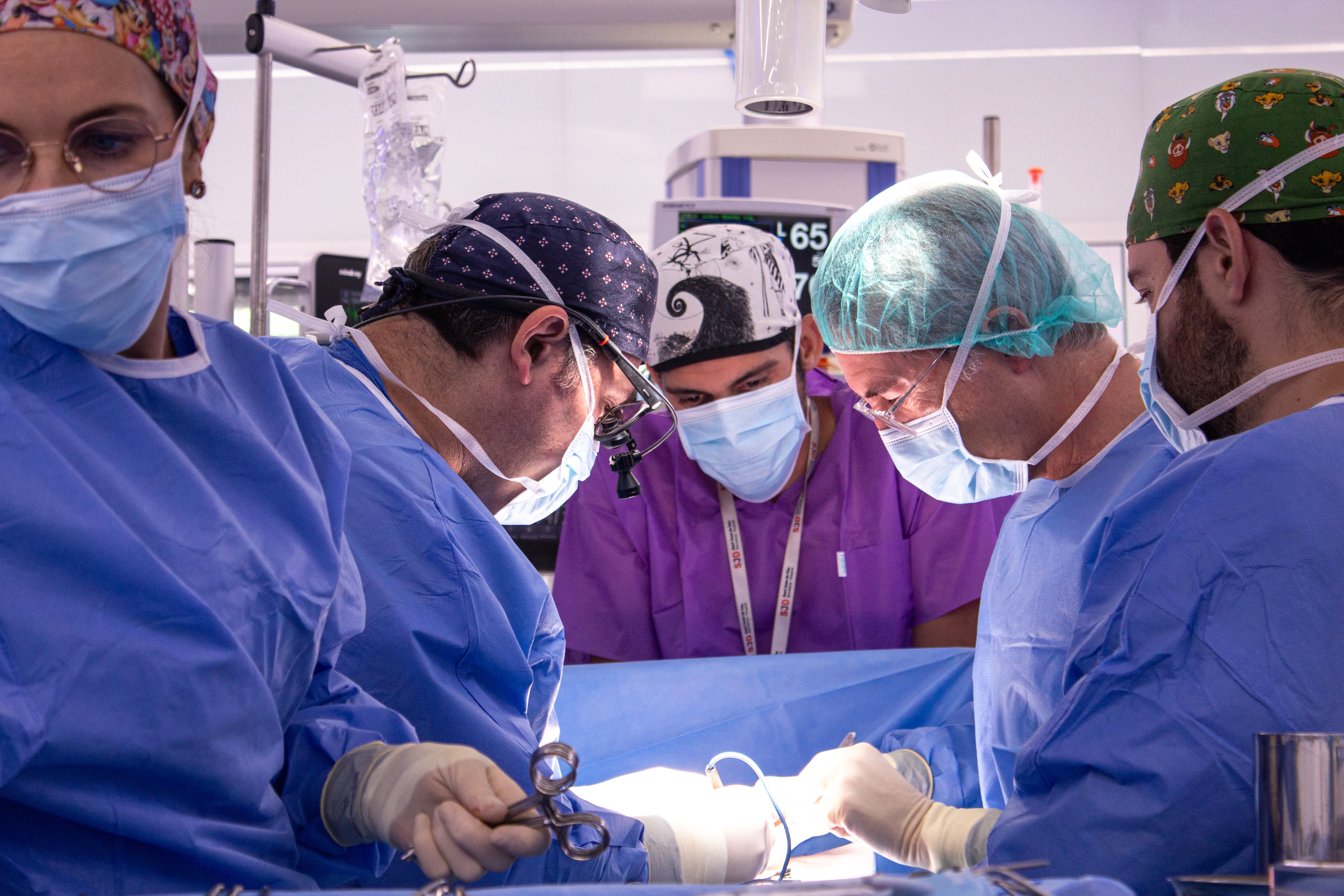 Sant Joan de Déu resol en una operació malformacions al cor i a la tràquea d'un nadó amb insuficiència respiratòria greu