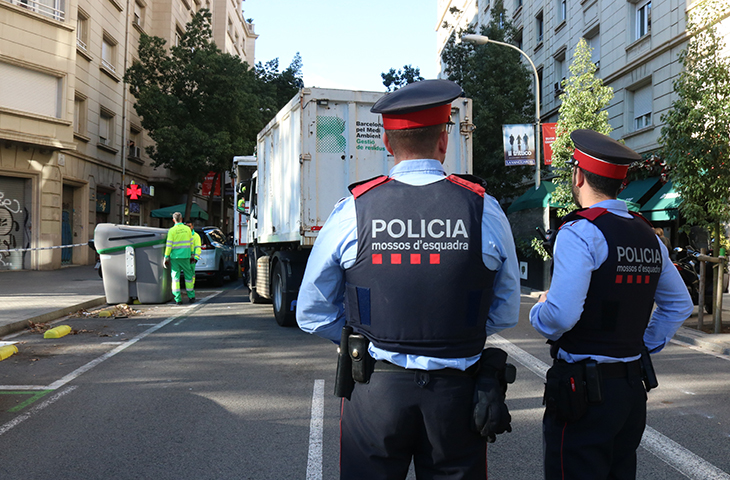 Troben un cadàver en un contenidor a l'Eixample de Barcelona