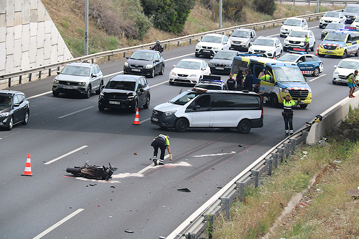 Mor un motorista de 46 anys en un accident a l'A-2 a Sant Joan Despí