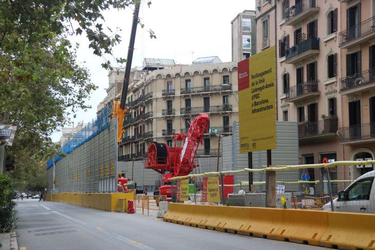 Els veïns de Consell de Cent amb Urgell encaren “preocupats” la pròxima fase de les obres de l’L8