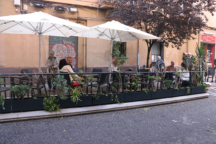 Barcelona manté 1.131 de les 3.668 terrasses extraordinàries concedides per la pandèmia de la covid-19