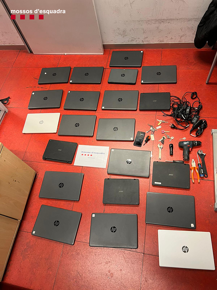 Detenen quatre multireincidents de robatoris amb força a l'Eixample de Barcelona amb 126 antecedents acumulats