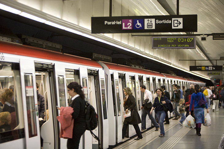 El metro funcionarà 43 hores sense interrupció per Cap d’Any