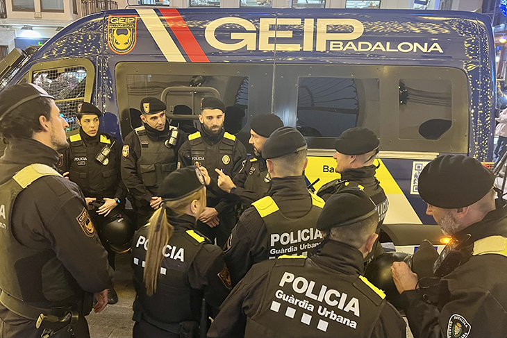 Detenen el propietari d’un bar de Badalona per tràfic de drogues i precinten el local