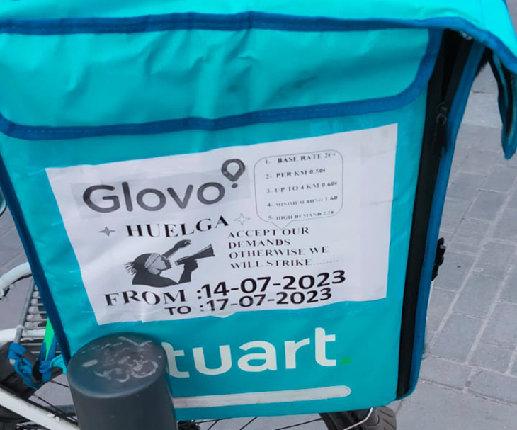 La CGT crida a la vaga als repartidors de Glovo entre aquest divendres i dilluns