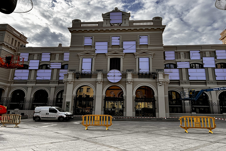 Roben material de l'espectacle nadalenc i del pessebre monumental de Sabadell