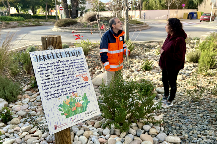 Malgrat de Mar despavimenta voreres i crea "jardins de pluja" per afavorir la recàrrega dels aqüífers