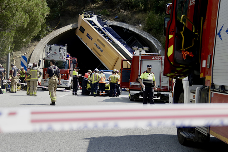 3 dels 47 ferits a l'accident de bus a la C-32 continuen ferits greus