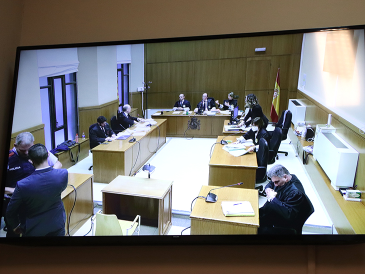 Jutgen un home acusat de retenir i agredir sexualment en grup una menor de 14 anys al Prat de Llobregat el 2020