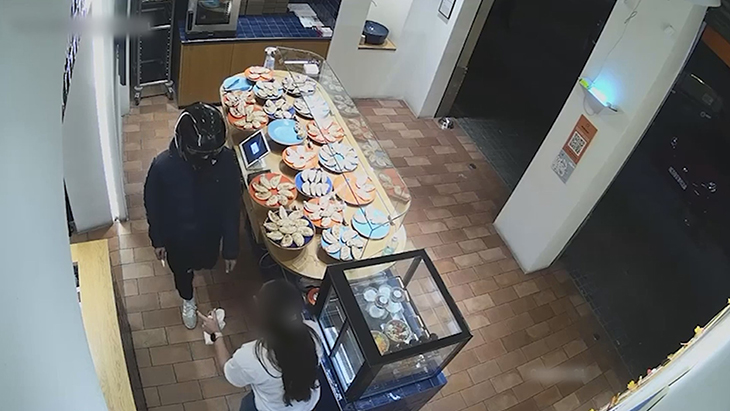 Detenen un home relacionat amb sis robatoris violents en un mes a establiments de l'Eixample de Barcelona