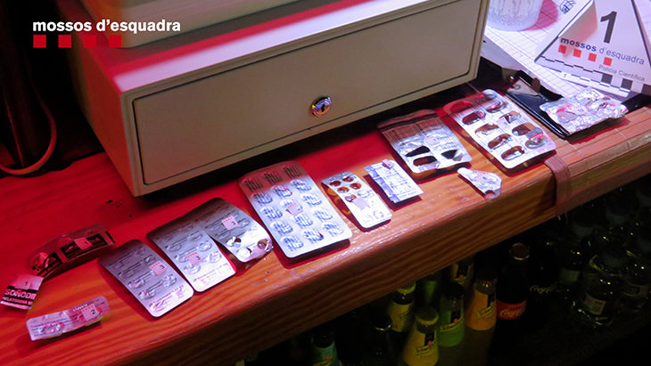Detenen a Sant Andreu de la Barca dues dones per estafar clients al club nocturn on treballaven
