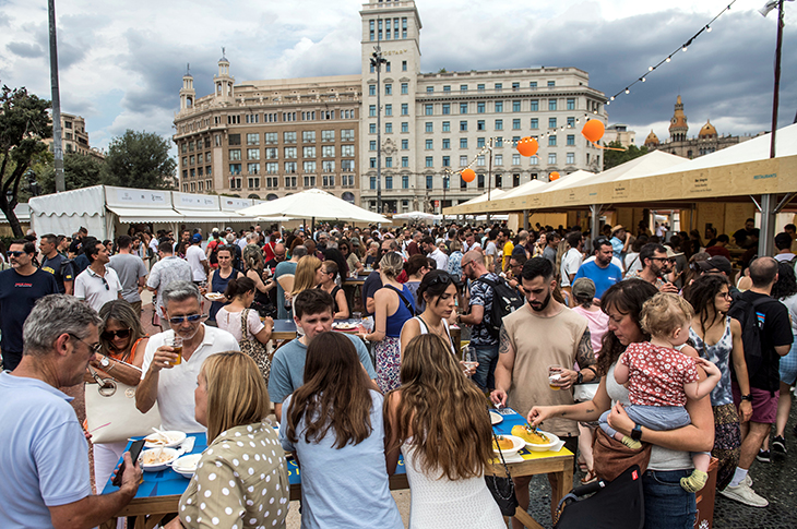 El Tast a la Rambla aplega uns 450.000 visitants en la seva novena edició, aquest cop a la plaça de Catalunya