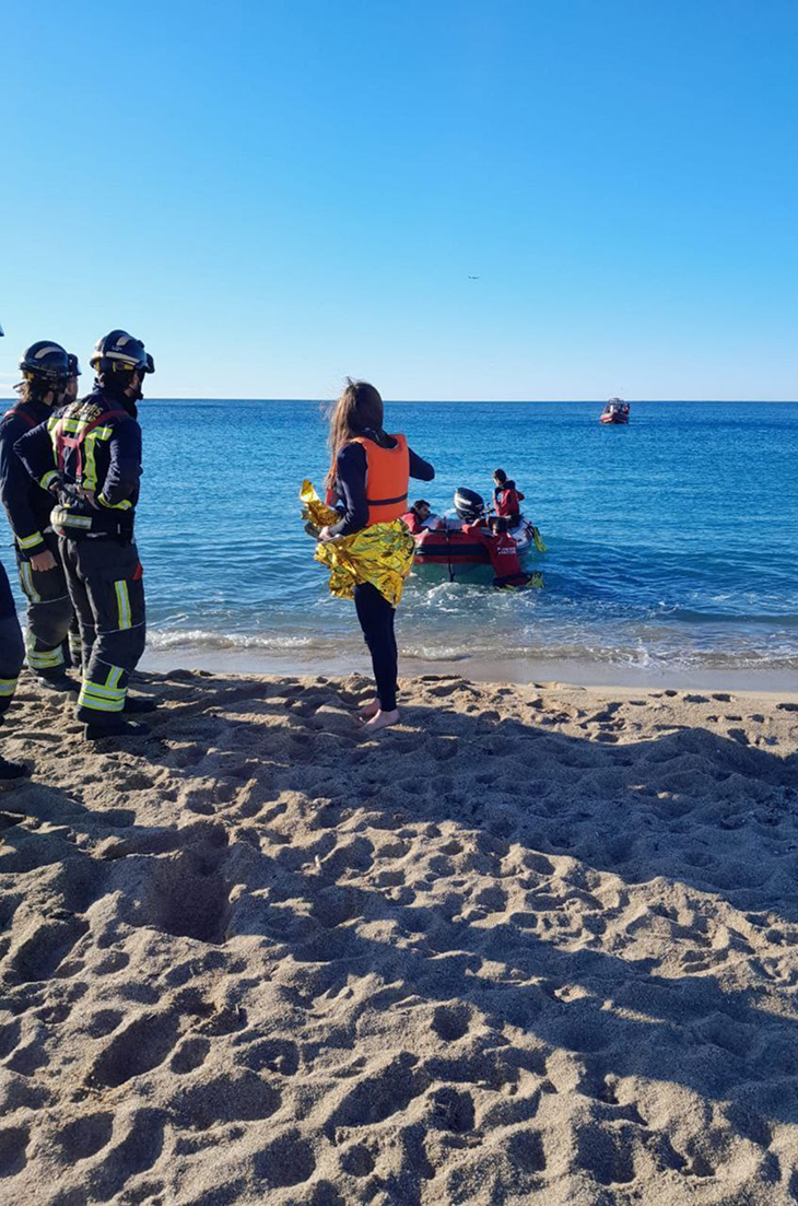 Rescaten nou persones a la costa de Barcelona amb dificultats per tornar a terra després de practicar esports aquàtics