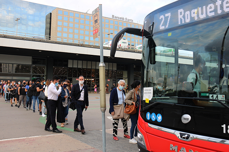 Desconvocada la vaga parcial de busos a Barcelona, segons TMB