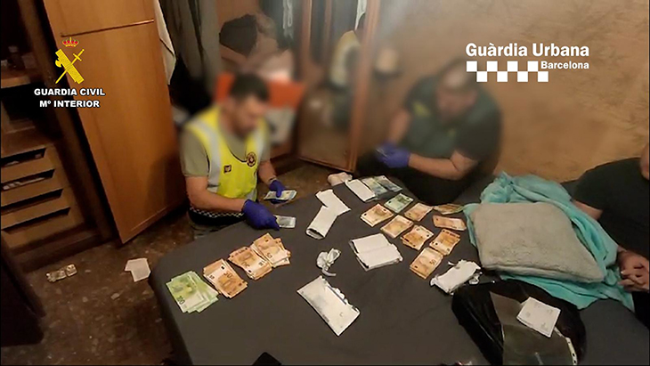 Desarticulat a Barcelona un grup que captava dones a Colòmbia i les obligava a prostituir-se