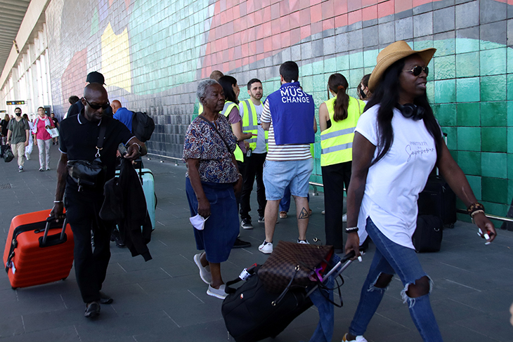 El Col·legi d'Arquitectes demana aturar el trasllat del mural de Miró de l'Aeroport i mantenir-lo al lloc "original"
