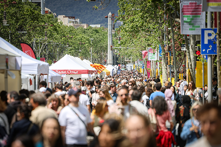 Barcelona es prepara per a un Sant Jordi sense la Rambla amb una dotzena d'espais en set districtes