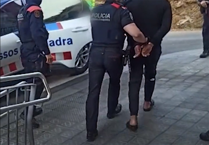 Desmantellat a Barcelona un grup criminal dedicat a robar rellotges de luxe i fugir fent servir patinets elèctrics