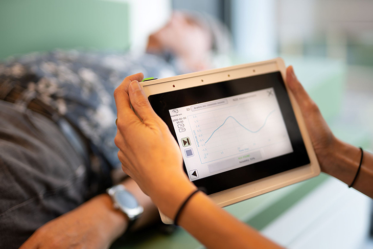 Can Ruti desenvolupa un dispositiu pioner per millorar el diagnòstic i el pronòstic d’ictus greu