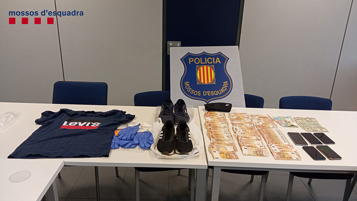 Els Mossos detenen dos homes per robatoris amb força en domicilis principalment ubicats al Vallès Oriental