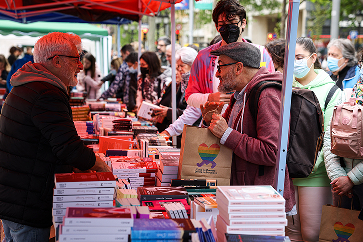 Sant Jordi 2023: més llibres, més parades, més signatures i molta mobilitat