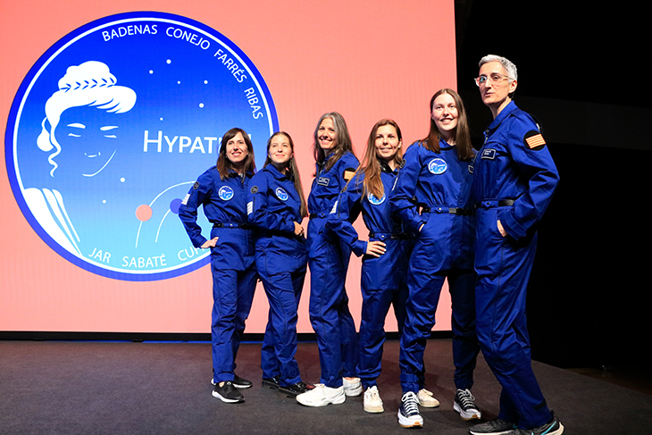 Comença el compte enrere per a la missió de nou dones catalanes a una estació d'investigació de Mart