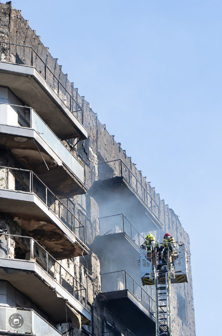 La Generalitat prepara un grup de treball per analitzar si Catalunya té edificis com el calcinat a València
