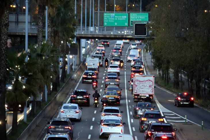 Un 41% dels vehicles previstos ha abandonat l'àrea de Barcelona pel pont de la Puríssima fins a les nou de la nit