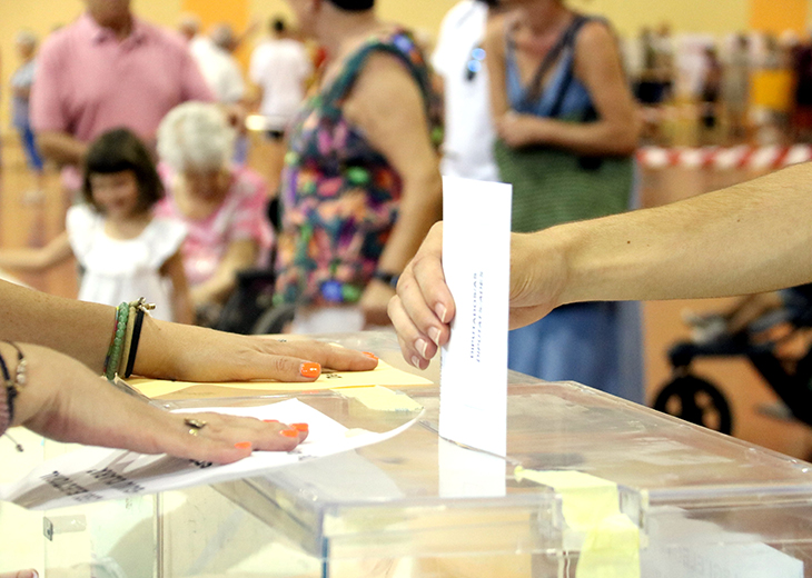 La participació a Catalunya es desploma onze punts fins al 48,6% a les 18 hores